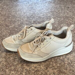 Womens 5.5 Platform Sketchers Dusty Pink